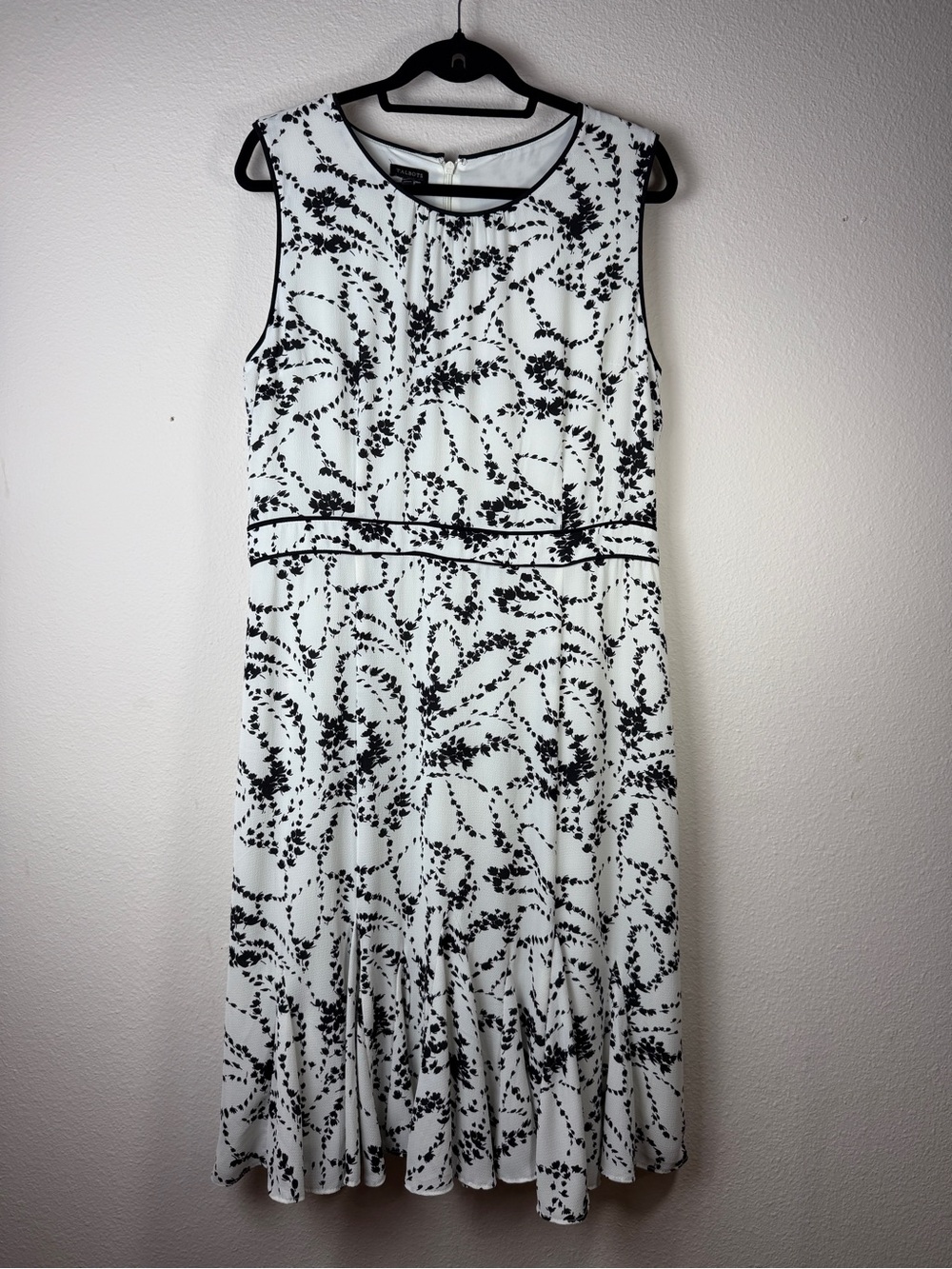 Talbots Dress 12 Womens White Black Floral Fit Flare Flounce Hem Midi Lined